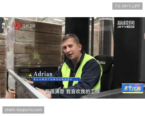 熊朝忠机场拎的那个包账单一传出来,我差点把手机摔了 熊朝忠机场拎的那个包账单一传出来,我差点把手机摔了