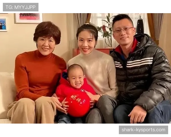 郎平赛场像铁娘子，下了场像邻家大妈，这反差我有点接不住